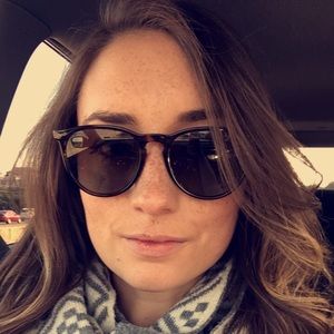 Meet your Posher, Alexandra